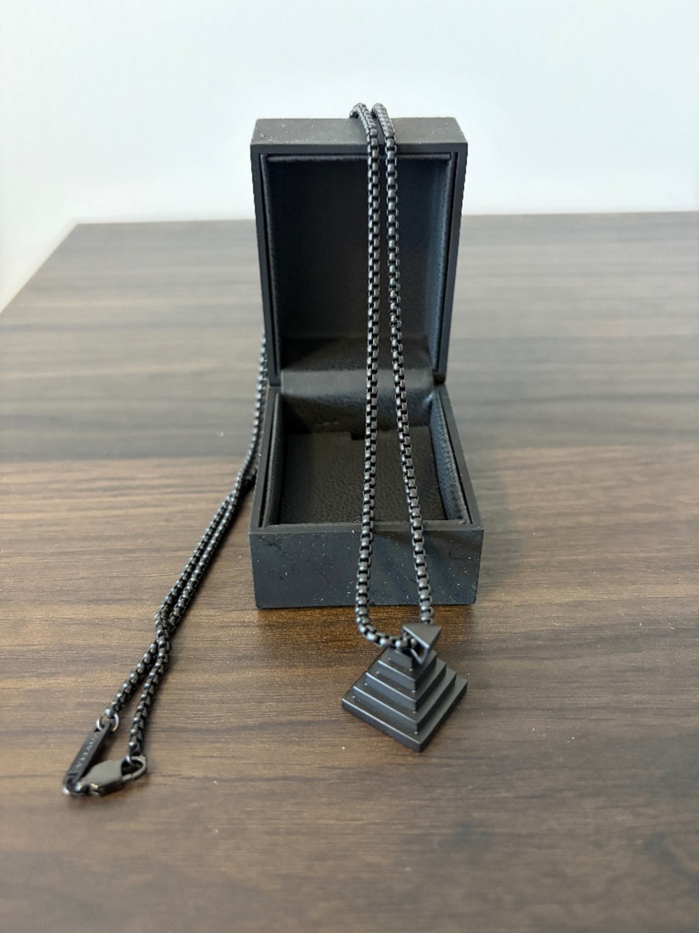 VITALY Pyramid Pendant With Box
